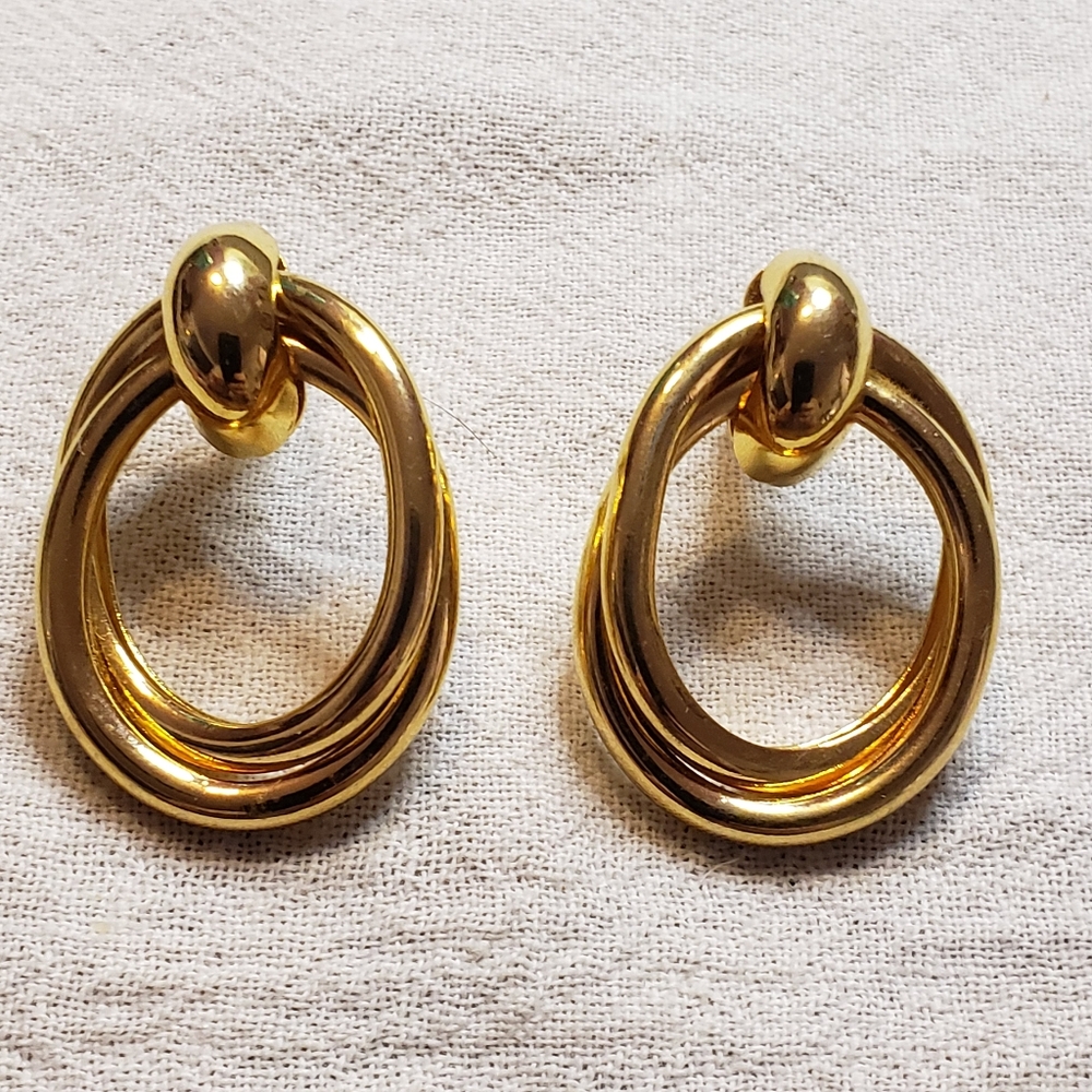 Vintage Elegant Goldtone Hoop Earrings From Korea